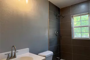 2504 Normont Cir, Fort Worth, TX 76103 - Photo 15