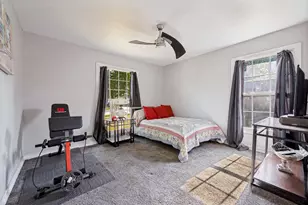 1008 E Russell Ave, Carrollton, TX 75006 - Photo 19