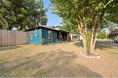 1008 E Russell Avenue, Carrollton, TX 75006 - Photo 3