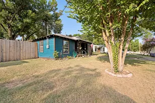 1008 E Russell Ave, Carrollton, TX 75006 - Photo 3