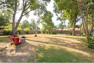 1008 E Russell Avenue, Carrollton, TX 75006 - Photo 25