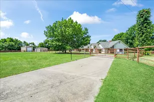 5393 State Hwy 5, Van Alstyne, TX 75495 - Photo 1