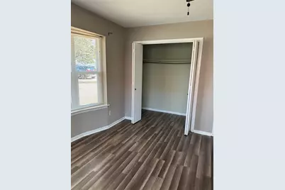 627 S Rough Creek Court, Granbury, TX 76048 - Photo 5