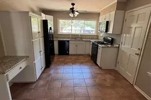 627 S Rough Creek Ct, Granbury, TX 76048 - Photo 21