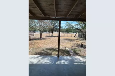 627 S Rough Creek Court, Granbury, TX 76048 - Photo 15