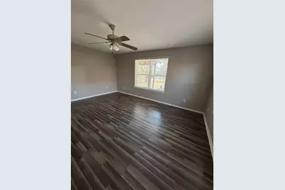 627 S Rough Creek Court, Granbury, TX 76048 - Photo 9