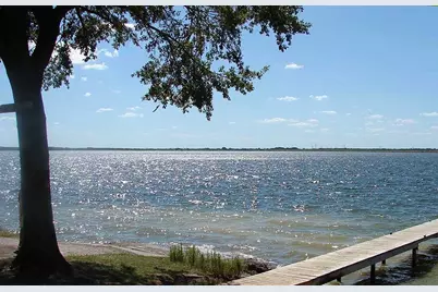 8423 Southern Shore Court, Kemp, TX 75143 - Photo 13