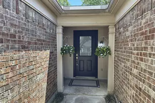 800 Bracken Pl, Arlington, TX 76017 - Photo 3