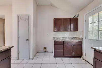 902 Ashmount Lane, Arlington, TX 76017 - Photo 11