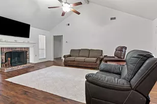 514 Dorothy Ln, Justin, TX 76247 - Photo 5