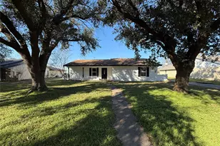 106 W Jeter St, Mabank, TX 75147 - Photo 1