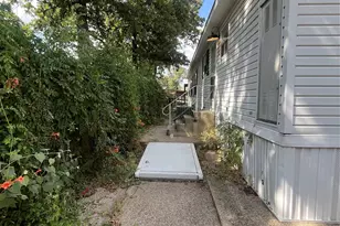 4322 Bradley Ln, Arlington, TX 76017 - Photo 7