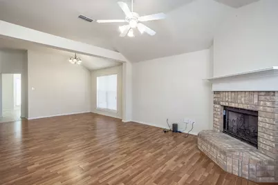 3511 Austin Street, Gainesville, TX 76240 - Photo 9