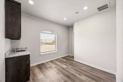 401 Center Ct Drive, Bridgeport, TX 76426 - Photo 7