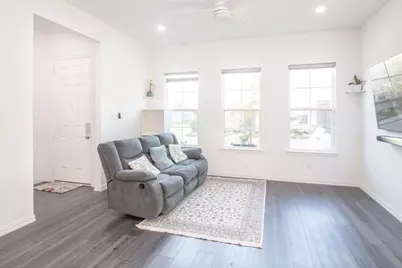 9923 Schramm Street, Irving, TX 75063 - Photo 5