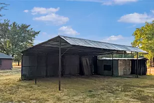 697 Co Rd 166, Whitesboro, TX 76273 - Photo 25