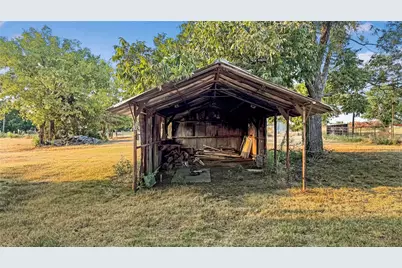 697 County Road 166, Whitesboro, TX 76273 - Photo 23