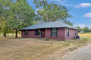697 Co Rd 166, Whitesboro, TX 76273 - Photo 15