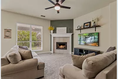 485 W Autumn Hill Bluff, Lavon, TX 75166 - Photo 5