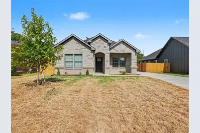 821 S Ayers Avenue, Fort Worth, TX 76103 - Photo 1