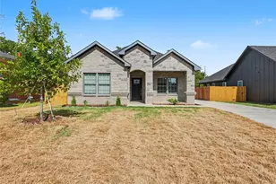 821 S Ayers Ave, Fort Worth, TX 76103 - Photo 1