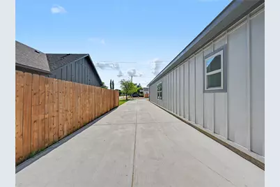 821 S Ayers Avenue, Fort Worth, TX 76103 - Photo 23
