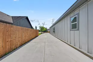 821 S Ayers Ave, Fort Worth, TX 76103 - Photo 23