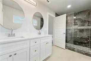 11915 Carson, Balch Springs, TX 75180 - Photo 9