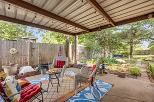 204 W 7th St, Irving, TX 75060 - Photo 33