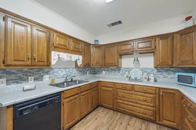 204 W 7th Street, Irving, TX 75060 - Photo 15