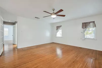204 W 7th Street, Irving, TX 75060 - Photo 9