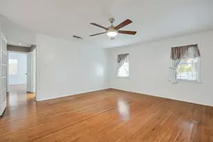 204 W 7th St, Irving, TX 75060 - Photo 9