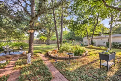 204 W 7th Street, Irving, TX 75060 - Photo 35