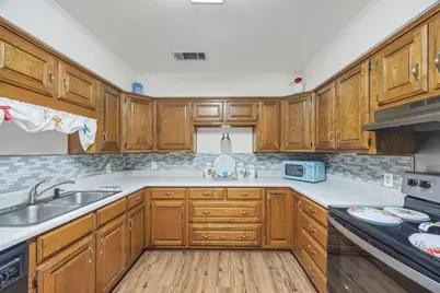 204 W 7th Street, Irving, TX 75060 - Photo 13