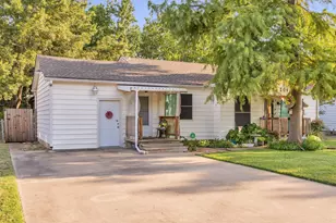 204 W 7th St, Irving, TX 75060 - Photo 3
