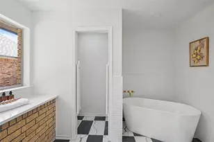 4504 Lake Park Dr, Arlington, TX 76016 - Photo 15