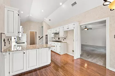 3310 Moss Creek Drive, Grapevine, TX 76051 - Photo 9