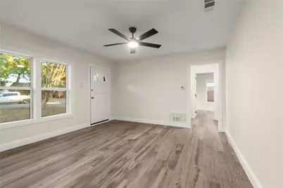 729 Thersa Drive, River Oaks, TX 76114 - Photo 7