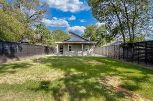 2726 Carpenter Ave, Dallas, TX 75215 - Photo 17