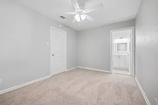 2010 Glenhaven St, Arlington, TX 76010 - Photo 9
