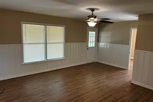 319 E Holley St, Mesquite, TX 75149 - Photo 3