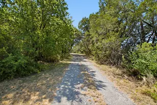 135 Indian Mountain Ct, Granbury, TX 76048 - Photo 3