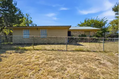 135 Indian Mountain Court, Granbury, TX 76048 - Photo 15