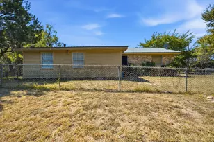 135 Indian Mountain Ct, Granbury, TX 76048 - Photo 15