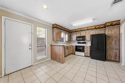 1371 S 11th Street, Waco, TX 76706 - Photo 5