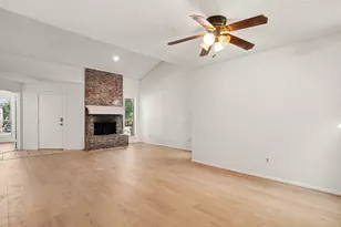 2700 Meadow Park Dr, Bedford, TX 76021 - Photo 9