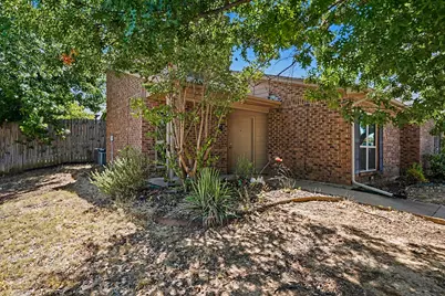 2700 Meadow Park Drive, Bedford, TX 76021 - Photo 7