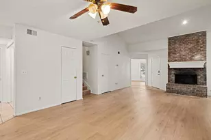 2700 Meadow Park Dr, Bedford, TX 76021 - Photo 11