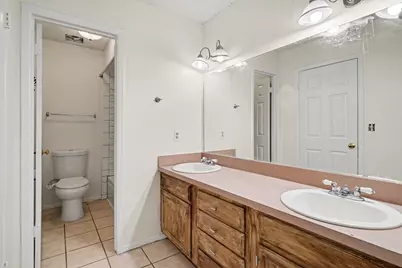 2700 Meadow Park Drive, Bedford, TX 76021 - Photo 23