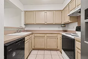 2700 Meadow Park Dr, Bedford, TX 76021 - Photo 17